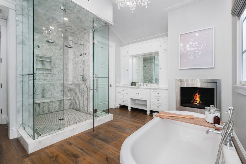 Stylish Shower and Tub Combo